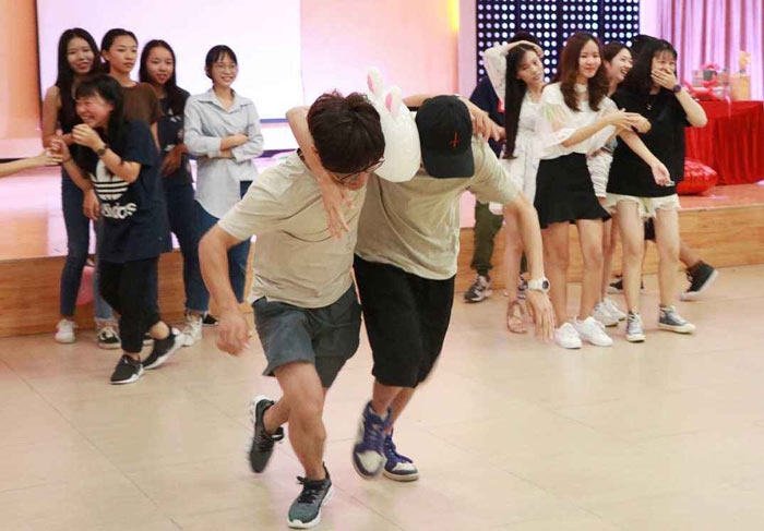 晚會(huì)活動(dòng)中有哪些簡(jiǎn)單又好玩的游戲？